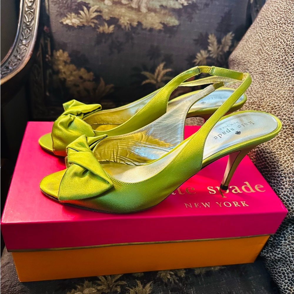 Kate Spade Apple green sling back heels. Size 9 1/2